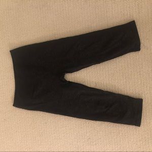 Cropped lululemon leggings gray space